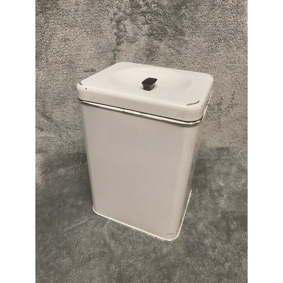 Vintage Tin Sugar Canister With Lid Made In USA - Picture 2 of 7